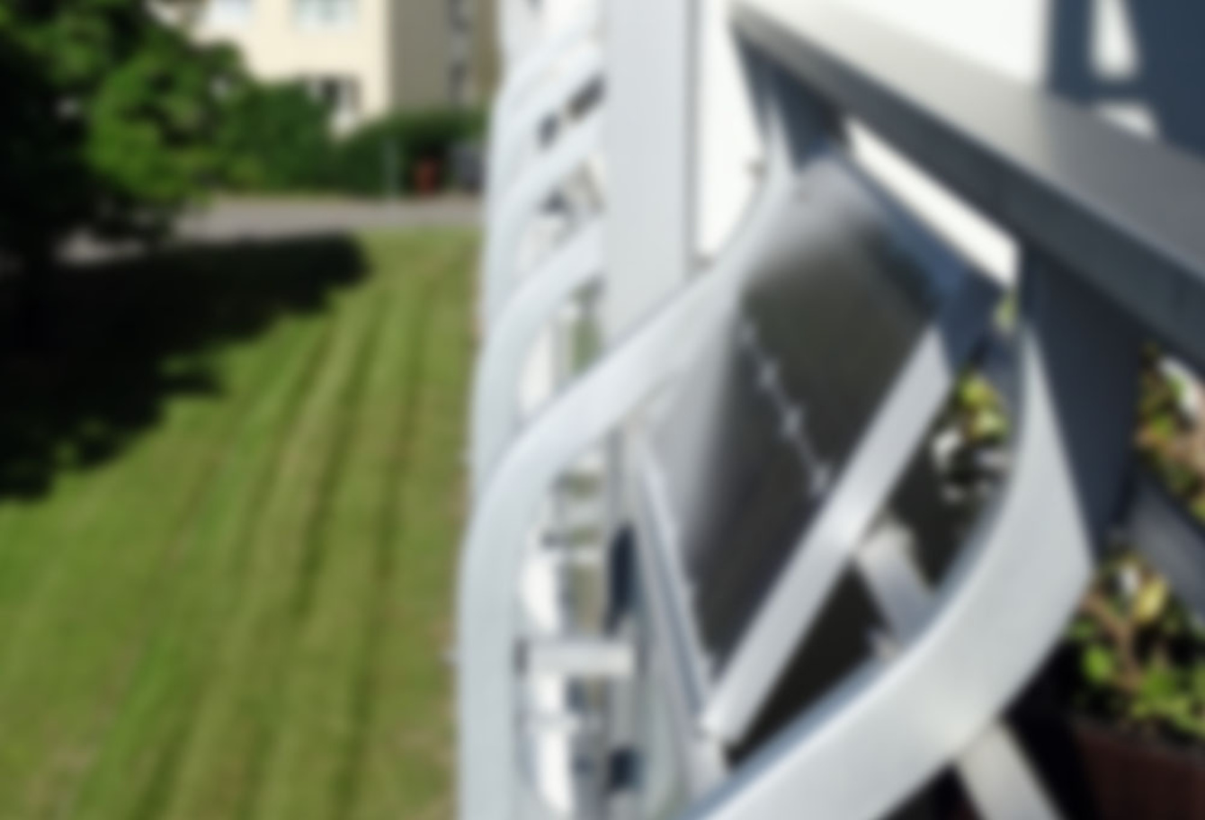 Balkon&shy;kraftwerk bei Jottbe Elektrotechnik in Trebur